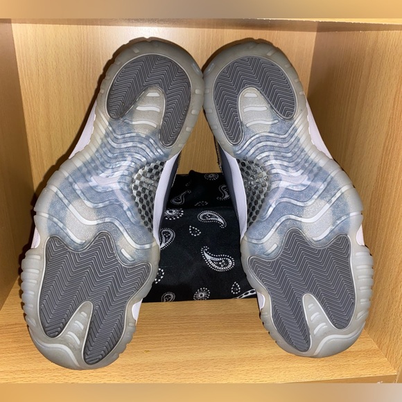 Men’s Size 9.5 “Cool Grey” Air Jordan 11s For Sale - Picture 9 of 9